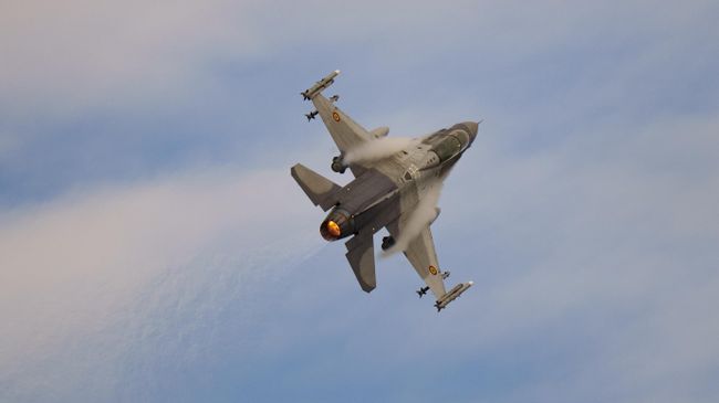 Истребитель F-16