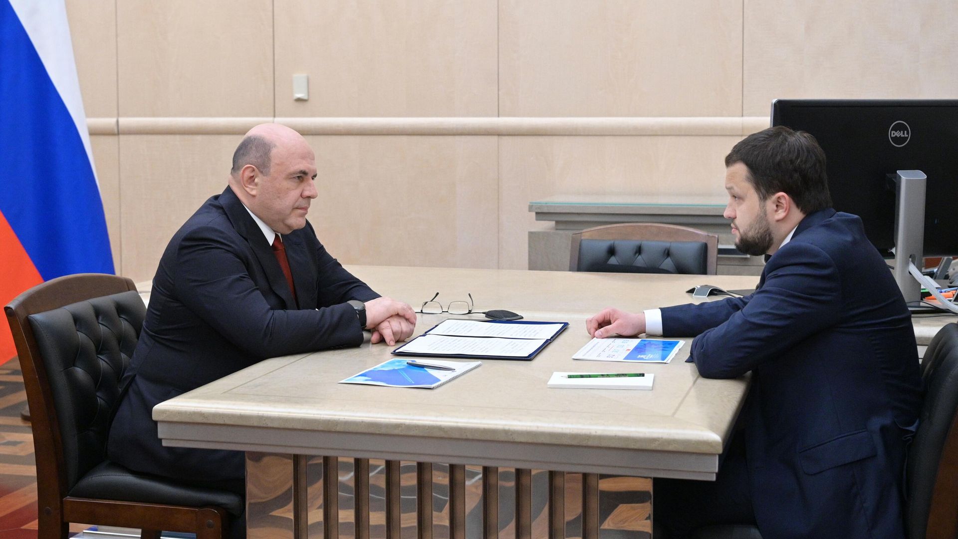 Председатель правительства РФ Михаил Мишустин и руководитель Федерального агентства воздушного транспорта Дмитрий Ядров во время встречи. 1 августа 2024 Председатель правительства РФ Михаил Мишустин и руководитель Федерального агентства воздушного транспорта Дмитрий Ядров во время встречи. 1 августа 2024 - РИА Новости, 1920, 01.08.2024
