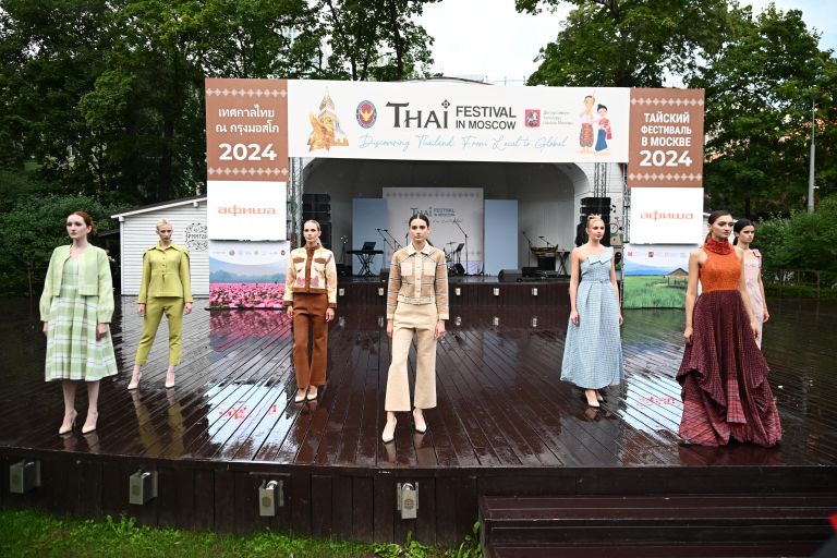 Фестиваль тайской культуры в рамках темы Открывая Таиланд: от локального к глобальному в саду Эрмитаж в Москве Фестиваль тайской культуры в рамках темы Открывая Таиланд: от локального к глобальному в саду Эрмитаж в Москве