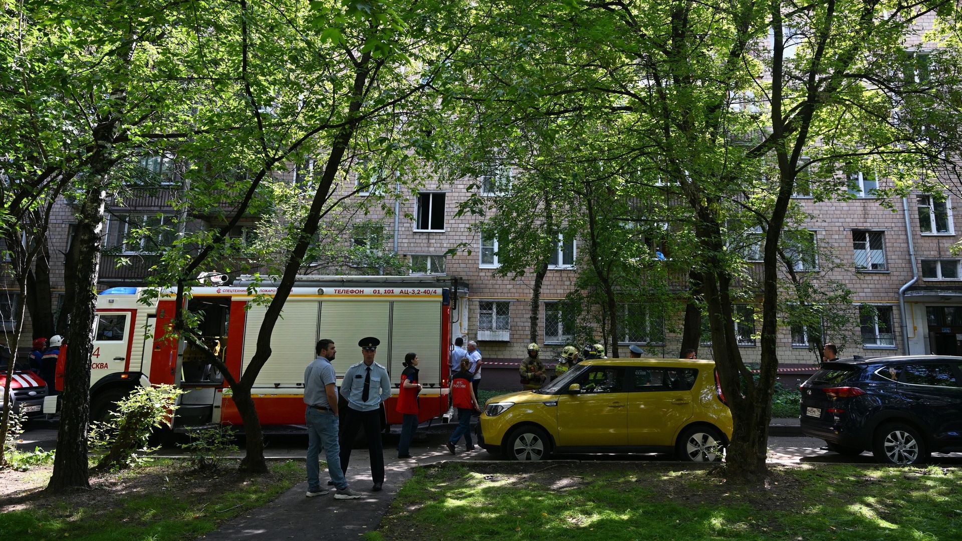 Ситуация у жилого дома на западе Москвы, где произошел взрыв Ситуация у жилого дома на западе Москвы, где произошел взрыв - РИА Новости, 1920, 06.08.2024