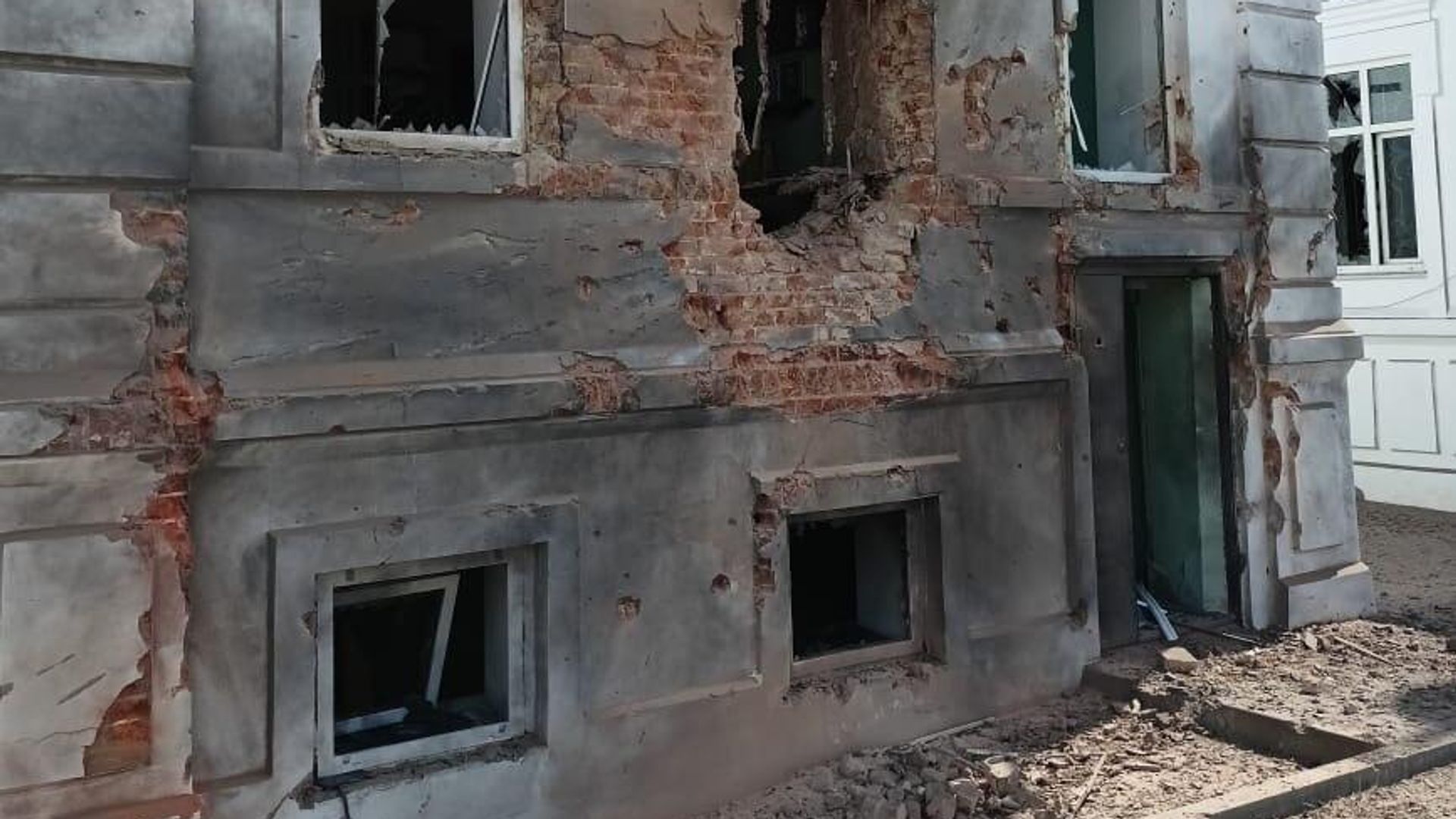 Мужской монастырь возле города Суджа в Курской области после обстрела ВСУ Мужской монастырь возле города Суджа в Курской области после обстрела ВСУ - РИА Новости, 1920, 07.08.2024