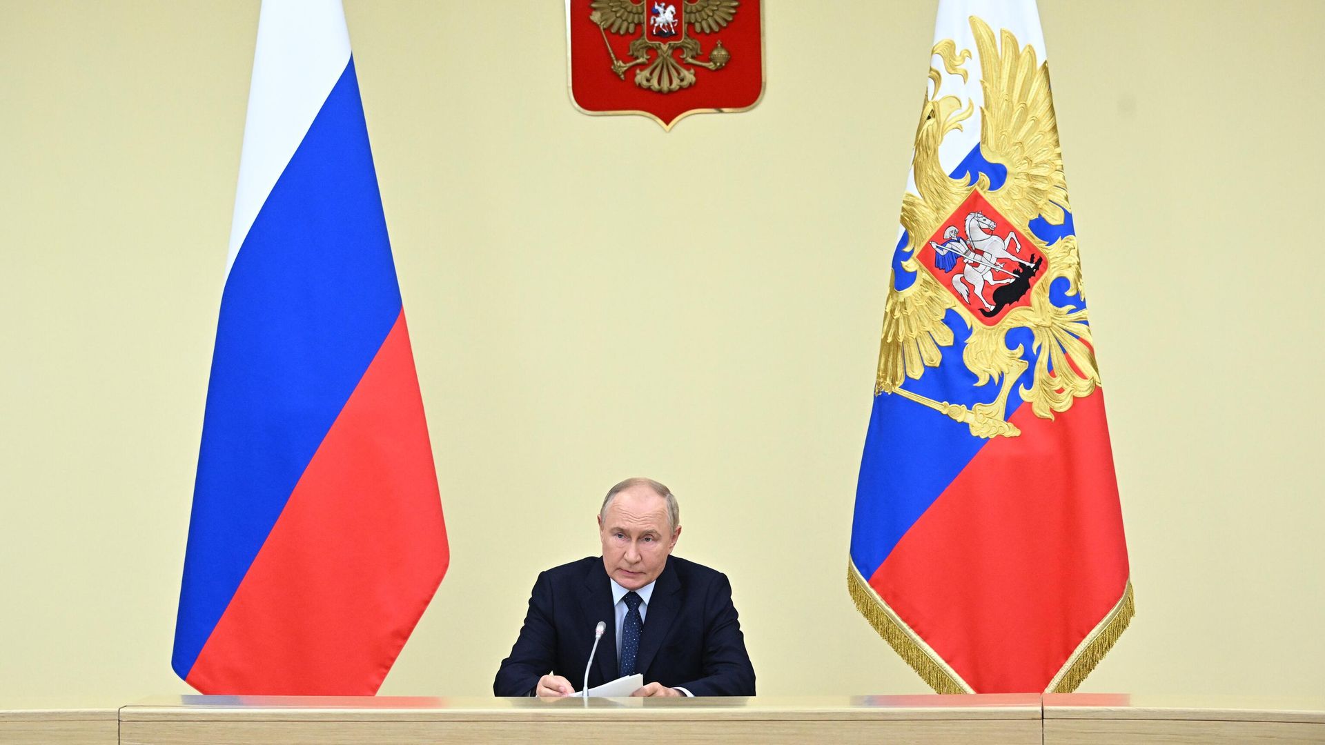 Президент России Владимир Путин проводит совещание с членами правительства Президент России Владимир Путин проводит совещание с членами правительства - РИА Новости, 1920, 07.08.2024