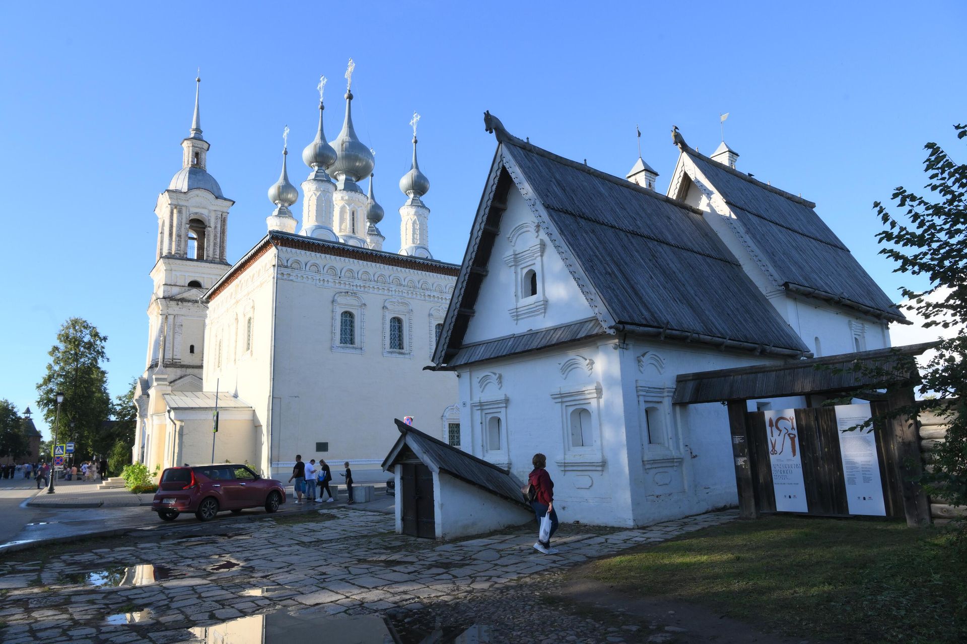 Посадский дом XVII века и Смоленская церковь в Суздале - РИА Новости, 1920, 11.07.2026