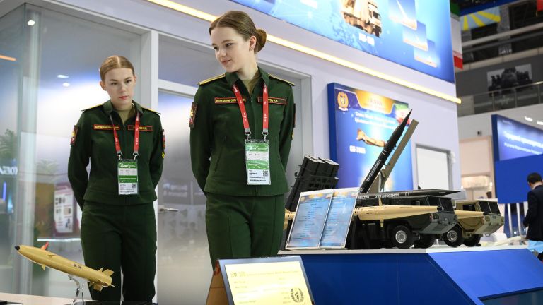 Стенд Ирана на Х Международном военно-техническом форуме Армия-2024 в Конгрессно-выставочном центре Патриот Стенд Ирана на Х Международном военно-техническом форуме Армия-2024 в Конгрессно-выставочном центре Патриот