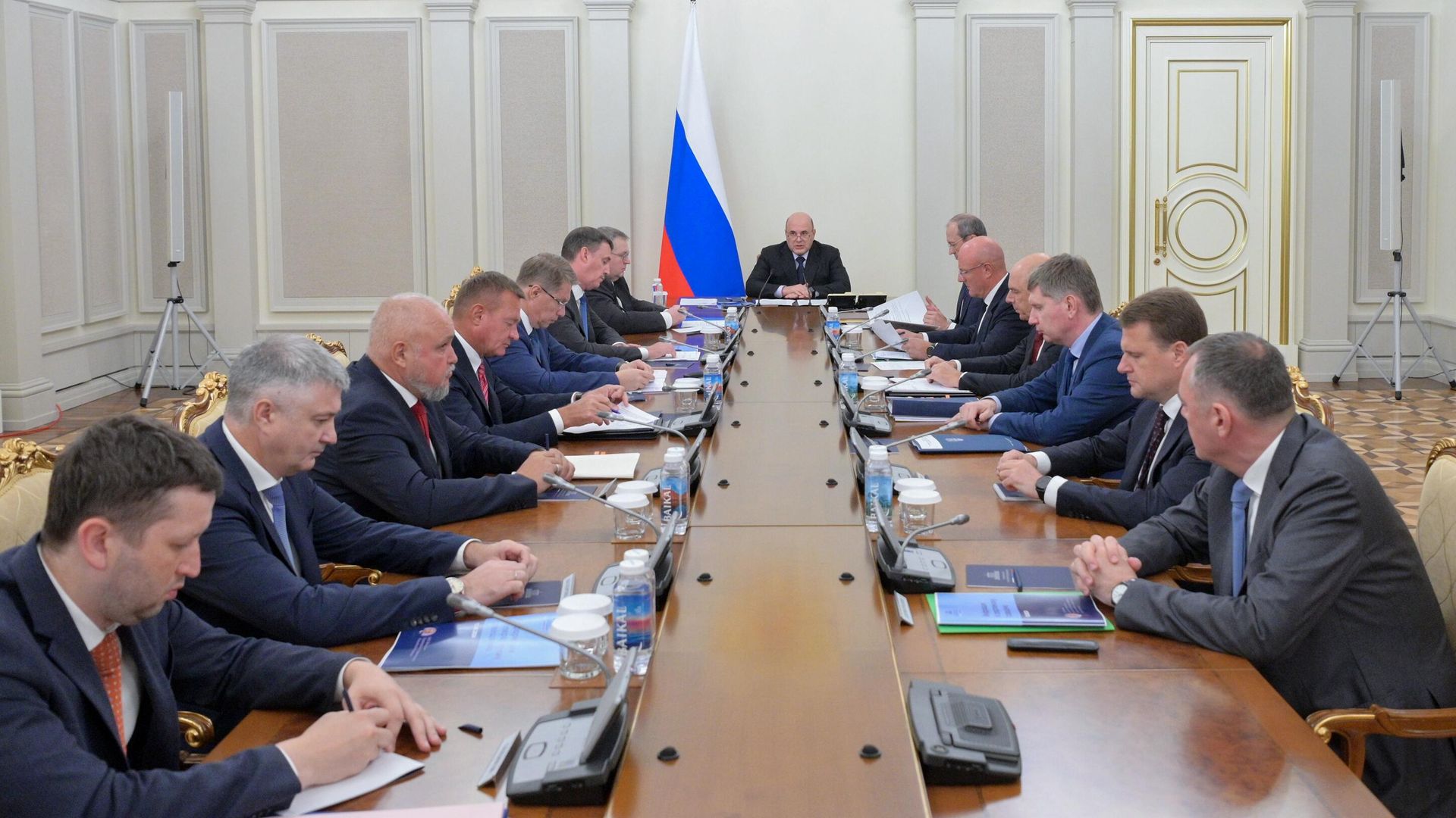 Председатель правительства РФ Михаил Мишустин проводит совещание с вице-премьерами РФ. 12 августа 2024 Председатель правительства РФ Михаил Мишустин проводит совещание с вице-премьерами РФ. 12 августа 2024 - РИА Новости, 1920, 12.08.2024