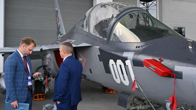 Учебно-боевой самолет Як-130М