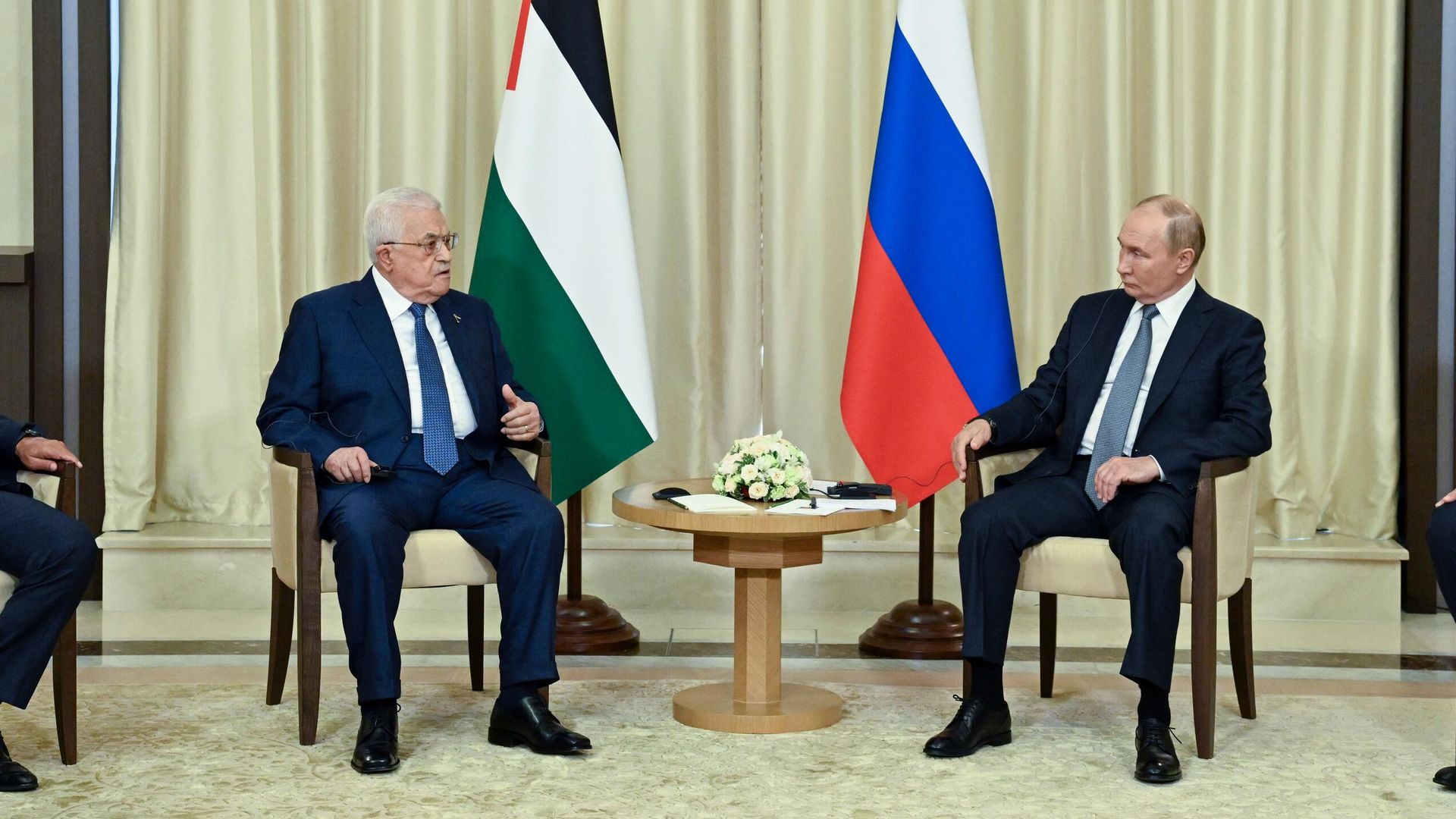 Президент РФ Владимир Путин и президент Палестины Махмуд Аббас во время встречи - РИА Новости, 1920, 13.08.2024