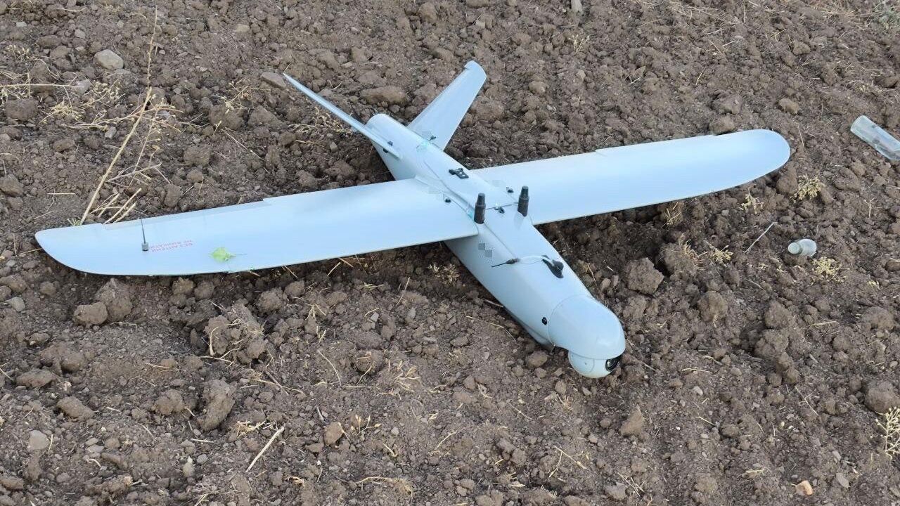 Украинский БПЛА самолетного типа, перехваченный системой защиты воздушного пространства и радиоэлектронной борьбы Купол в Петровском районе Донецка Украинский БПЛА самолетного типа, перехваченный системой защиты воздушного пространства и радиоэлектронной борьбы Купол в Петровском районе Донецка - РИА Новости, 1920, 13.08.2024