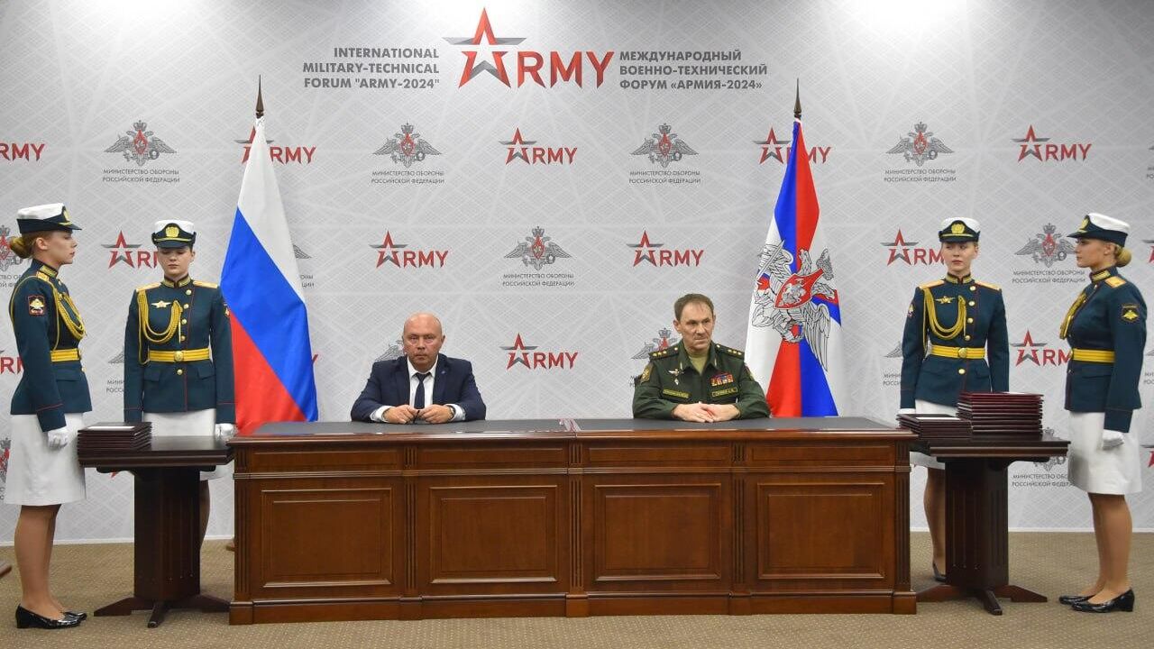 Подписание государственного контракта на поставку крупнокалиберных пулеметов 6П59 на полях форума Армия-2024. 13 августа 2024 Подписание государственного контракта на поставку крупнокалиберных пулеметов 6П59 на полях форума Армия-2024. 13 августа 2024 - РИА Новости, 1920, 13.08.2024