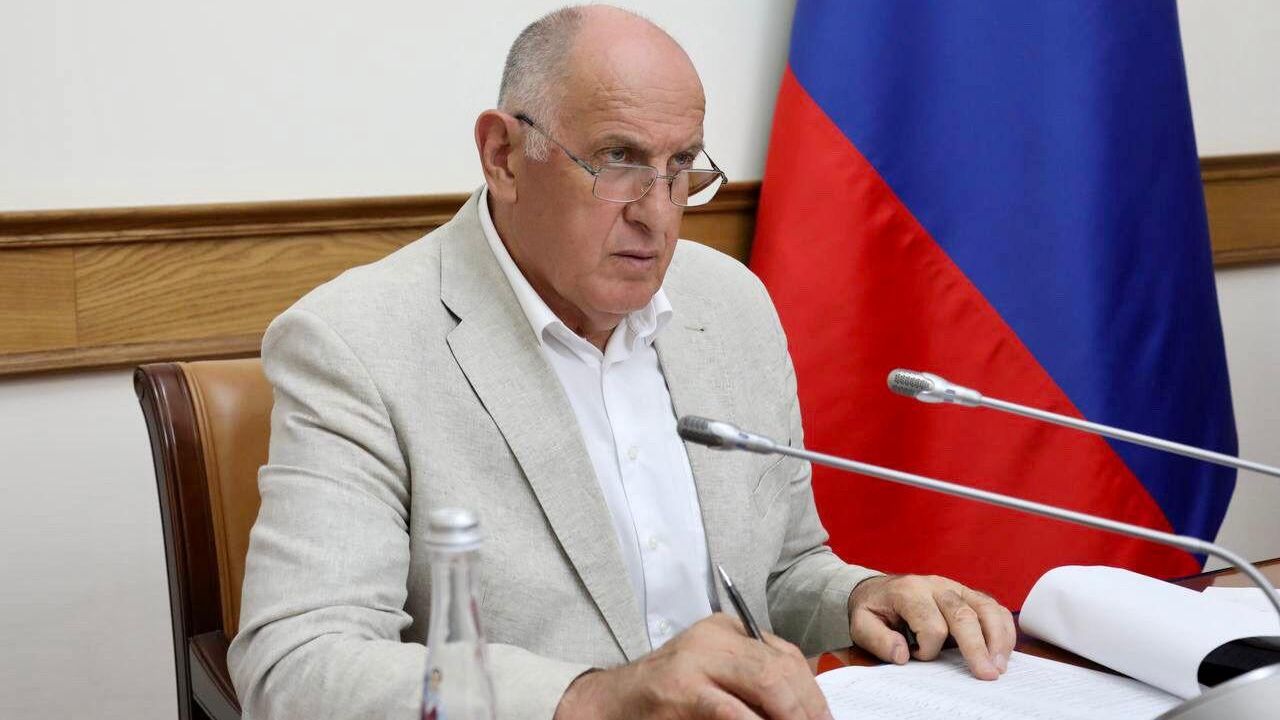 Председатель правительства Дагестана Абдулмуслим Абдулмуслимов Председатель правительства Дагестана Абдулмуслим Абдулмуслимов - РИА Новости, 1920, 18.12.2024