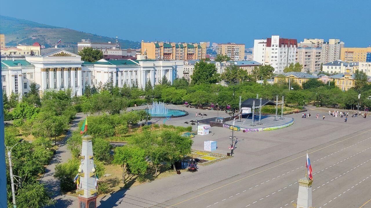 Чита. Ростральные колонны на площади Ленина Чита. Ростральные колонны на площади Ленина - РИА Новости, 1920, 18.08.2024