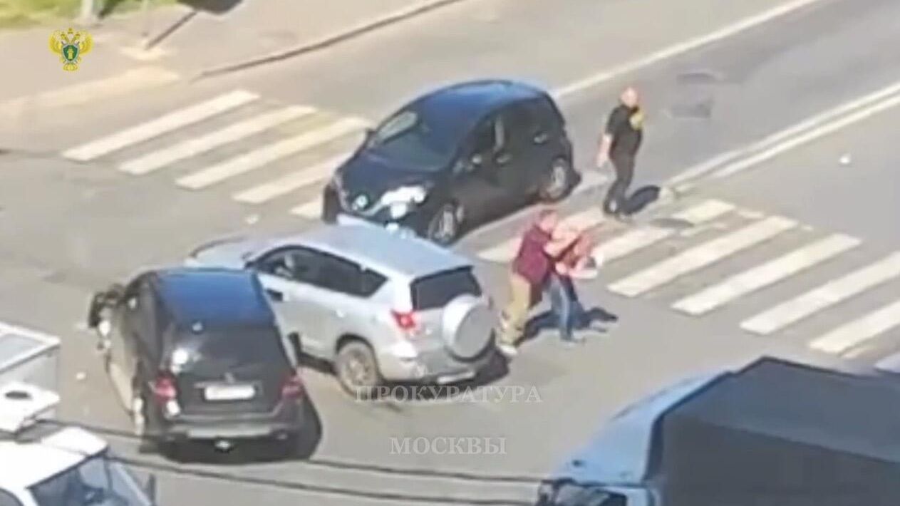 Конфликт на Кавказском бульваре в Москве Конфликт на Кавказском бульваре в Москве - РИА Новости, 1920, 16.08.2024