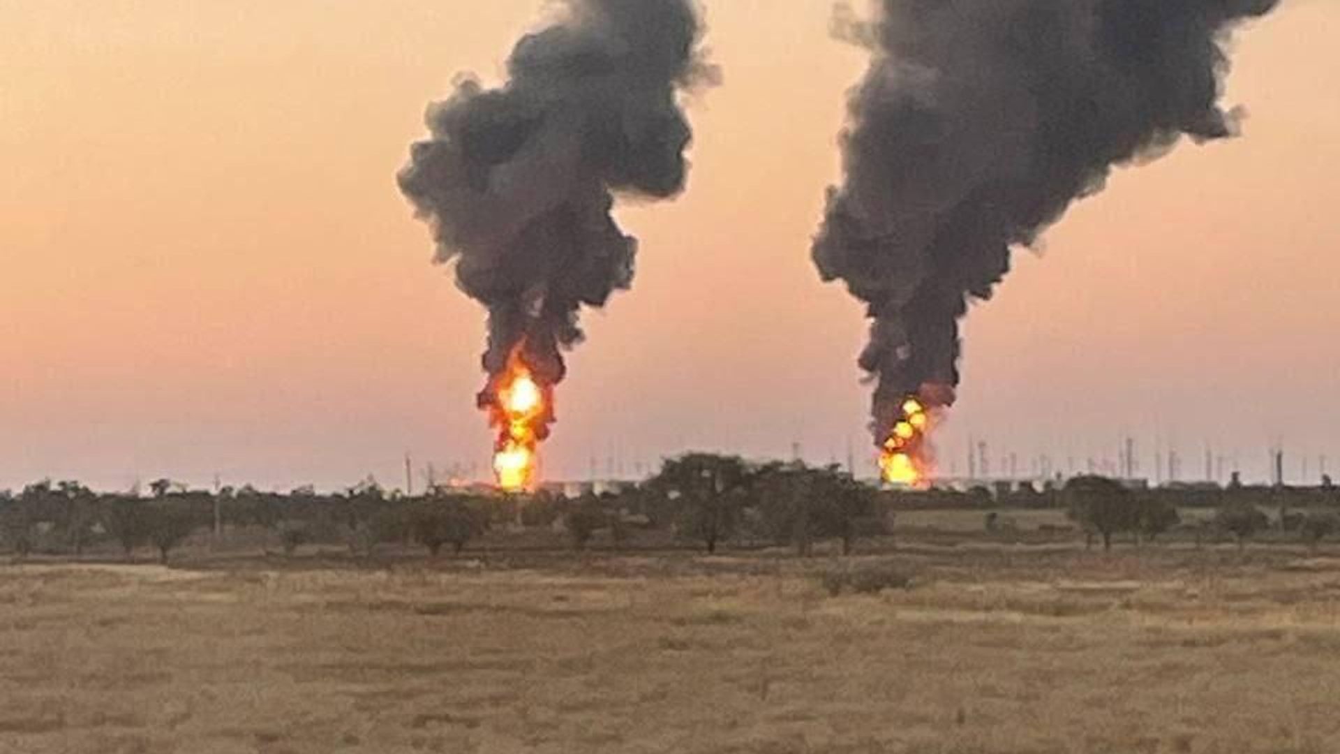 Место возгорания в Пролетарске Ростовской области Место возгорания в Пролетарске Ростовской области - РИА Новости, 1920, 20.08.2024