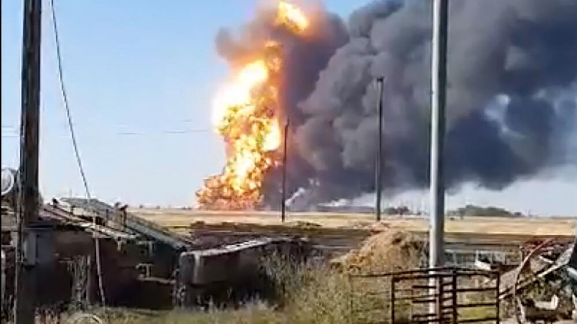 Последствия атаки БПЛА в Пролетарском районе Ростовской области Последствия атаки БПЛА в Пролетарском районе Ростовской области - РИА Новости, 1920, 20.08.2024