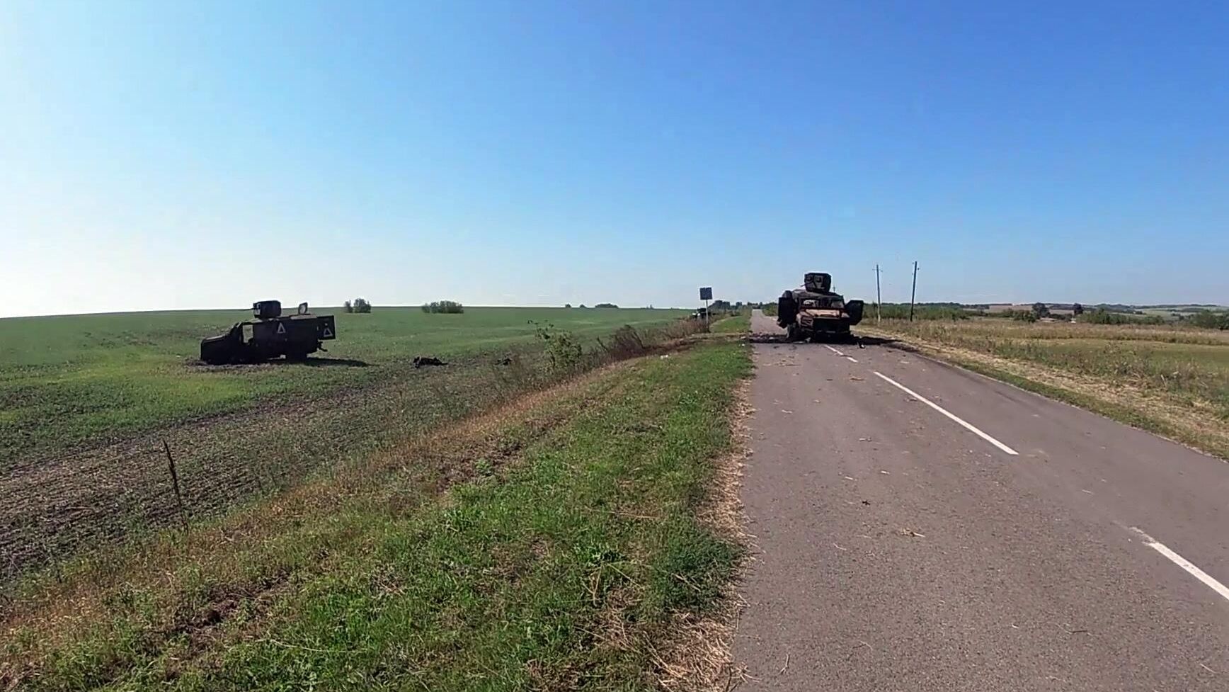 Уничтоженная военная техника колонны ВСУ в Курской области Уничтоженная военная техника колонны ВСУ в Курской области - РИА Новости, 1920, 29.08.2024