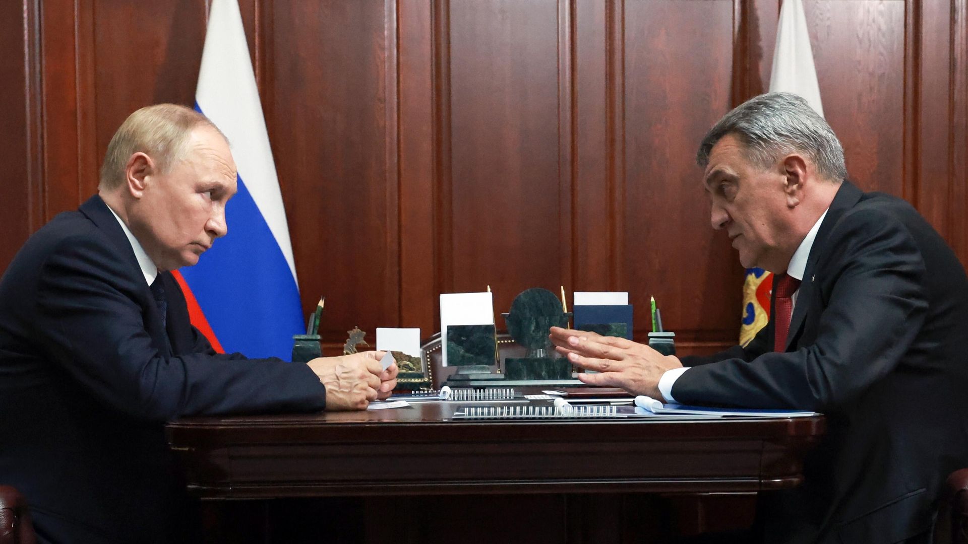 Владимир Путин и Сергей Меняйло во время встречи Владимир Путин и Сергей Меняйло во время встречи - РИА Новости, 1920, 20.08.2024