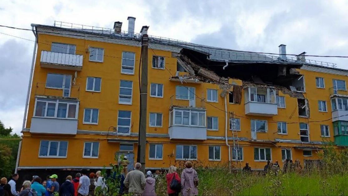 Место взрыва газовоздушной смеси в многоквартирном доме в пермском Кизеле Место взрыва газовоздушной смеси в многоквартирном доме в пермском Кизеле - РИА Новости, 1920, 22.08.2024