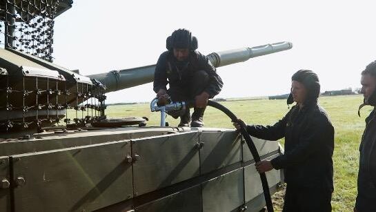Военнослужащие Восточного военного округа апробировали новейший бронированный автотопливозаправщик в ходе российско-монгольского учения Селенга-2024 Военнослужащие Восточного военного округа апробировали новейший бронированный автотопливозаправщик в ходе российско-монгольского учения Селенга-2024 - РИА Новости, 1920, 22.08.2024
