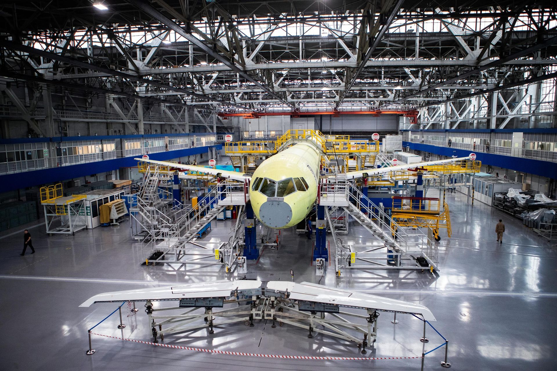 Сборка фюзеляжей самолета МС-21 на Иркутском авиационном заводе Сборка фюзеляжей самолета МС-21 на Иркутском авиационном заводе - РИА Новости, 1920, 17.09.2024