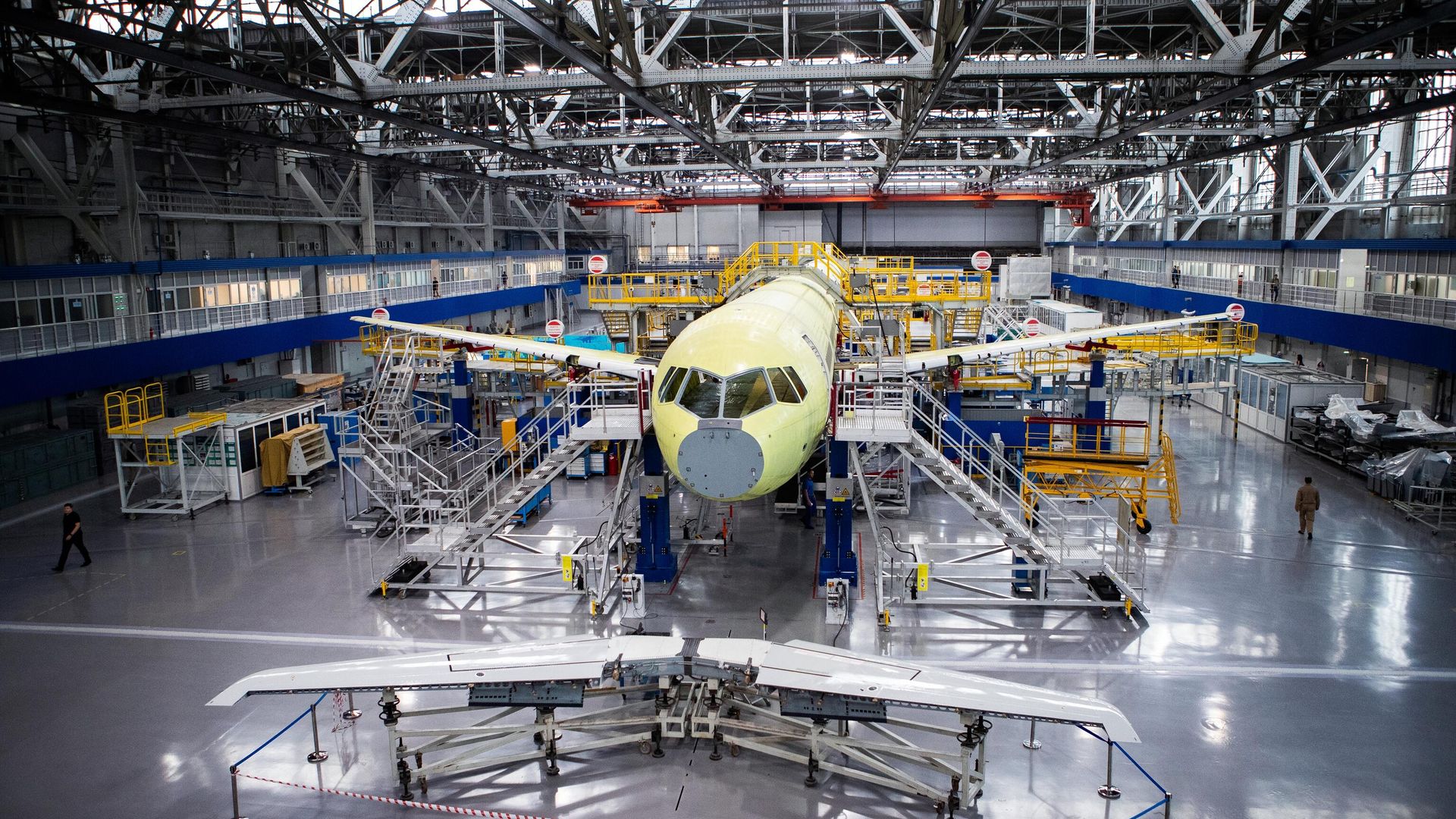 Сборка фюзеляжей самолета МС-21 на Иркутском авиационном заводе Сборка фюзеляжей самолета МС-21 на Иркутском авиационном заводе - РИА Новости, 1920, 05.08.2025