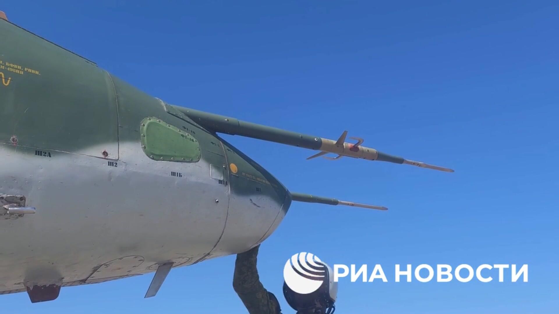 Экипажи Су-25 наносят удар по скоплению живой силы и техники ВСУ Экипажи Су-25 наносят удар по скоплению живой силы и техники ВСУ - РИА Новости, 1920, 25.08.2024