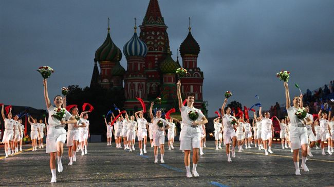 Участники на Международном военно-музыкальном фестивале Спасская башня Участники на Международном военно-музыкальном фестивале Спасская башня