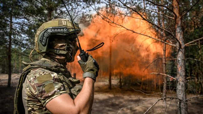 Военнослужащий расчета самоходной артиллерийской установки