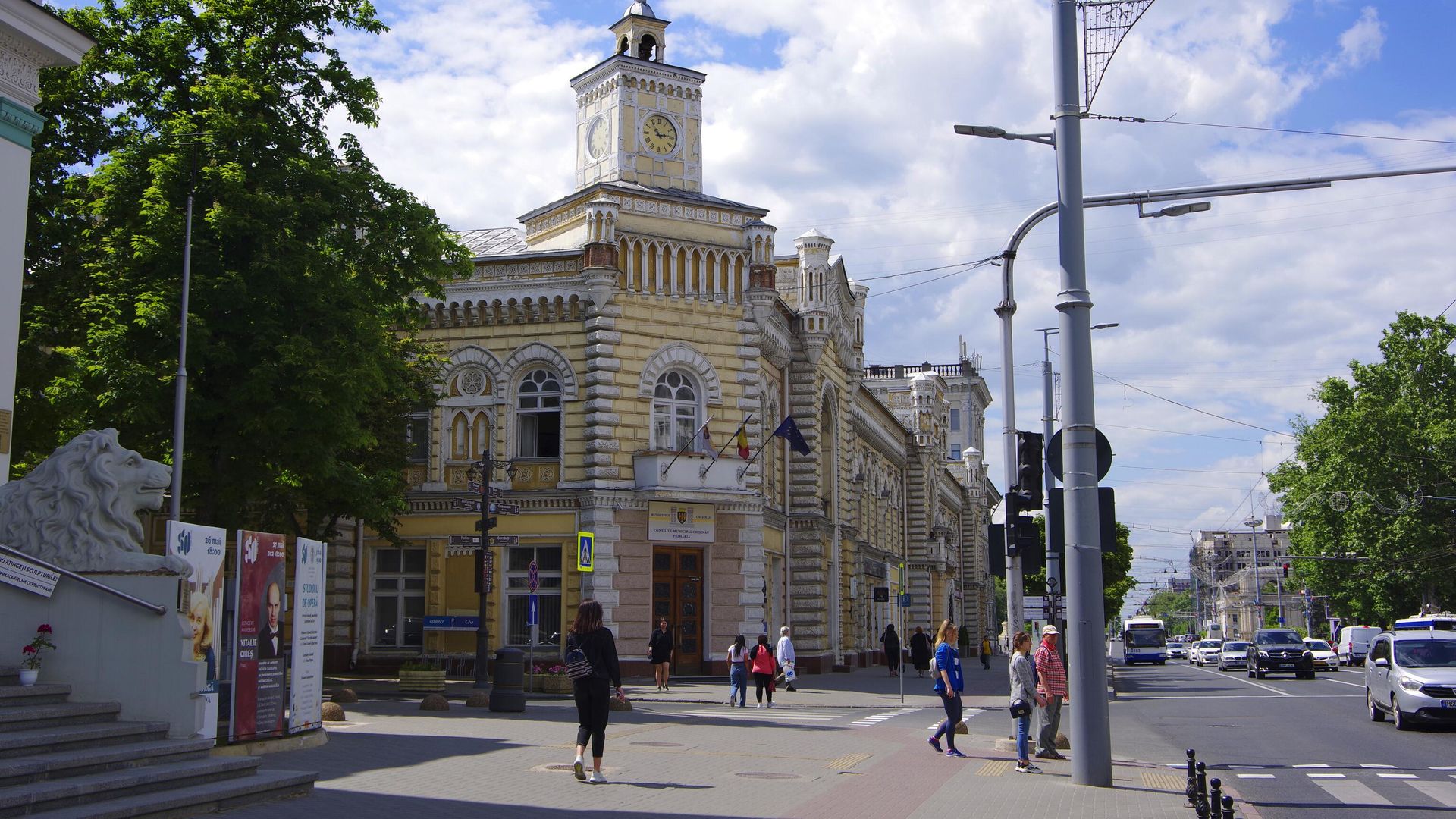 Люди на улице в Кишиневе, Молдавия - РИА Новости, 1920, 26.08.2024