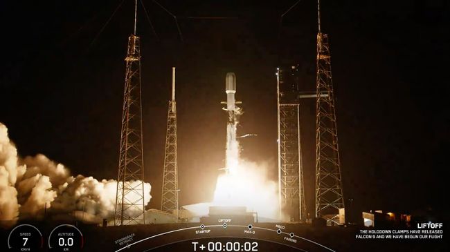 Старт ракеты-носителя Falcon 9