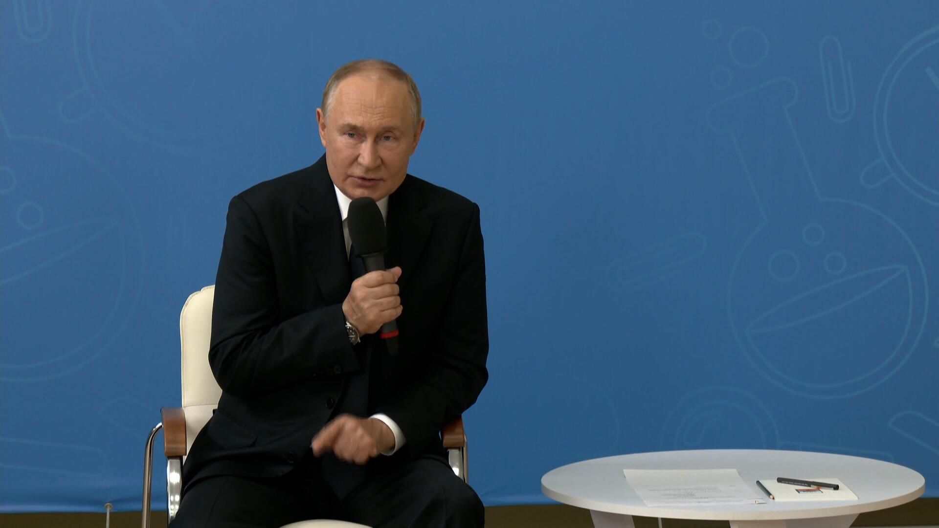 Путин о вкладе тувинцев в СВО Путин о вкладе тувинцев в СВО - РИА Новости, 1920, 02.09.2024