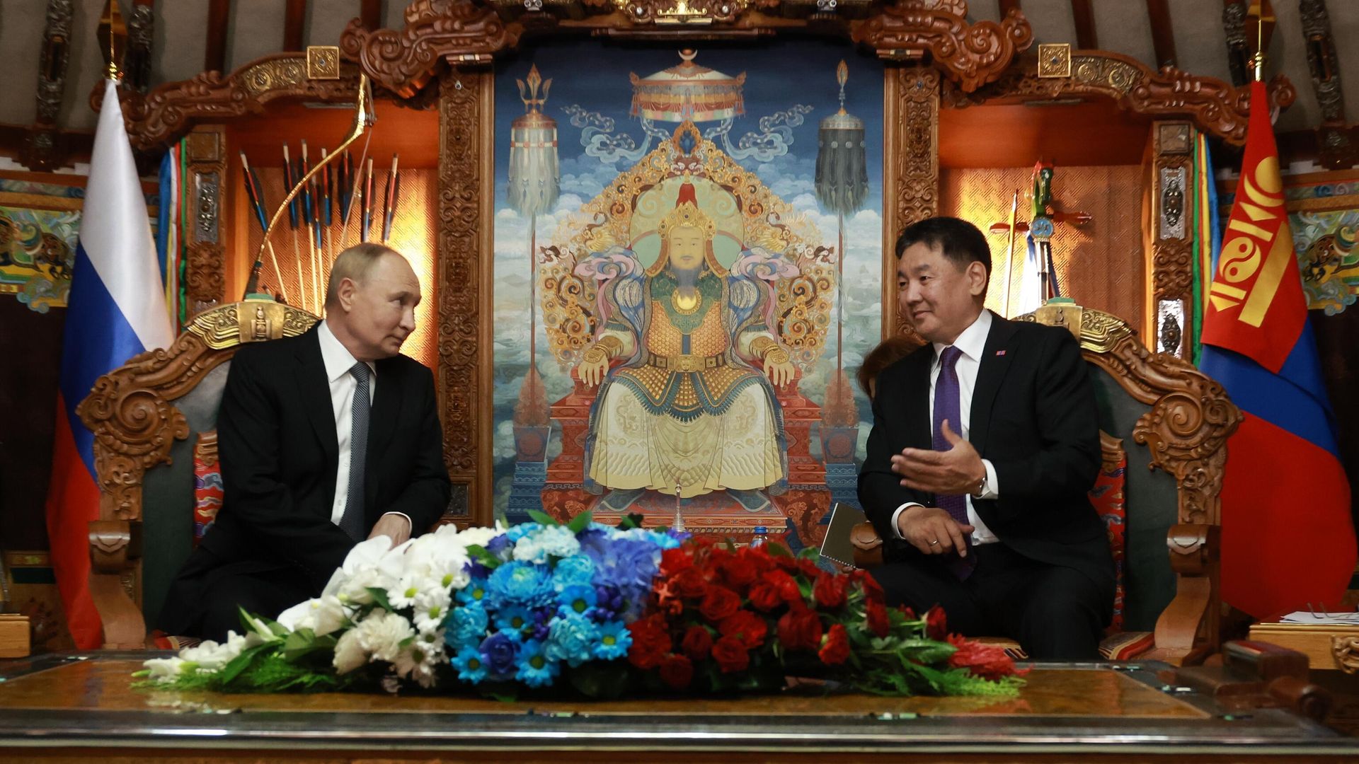 Президент России Владимир Путин и президент Монголии Ухнагийн Хурэлсух во время встречи в Улан-Баторе Президент России Владимир Путин и президент Монголии Ухнагийн Хурэлсух во время встречи в Улан-Баторе - РИА Новости, 1920, 03.09.2024