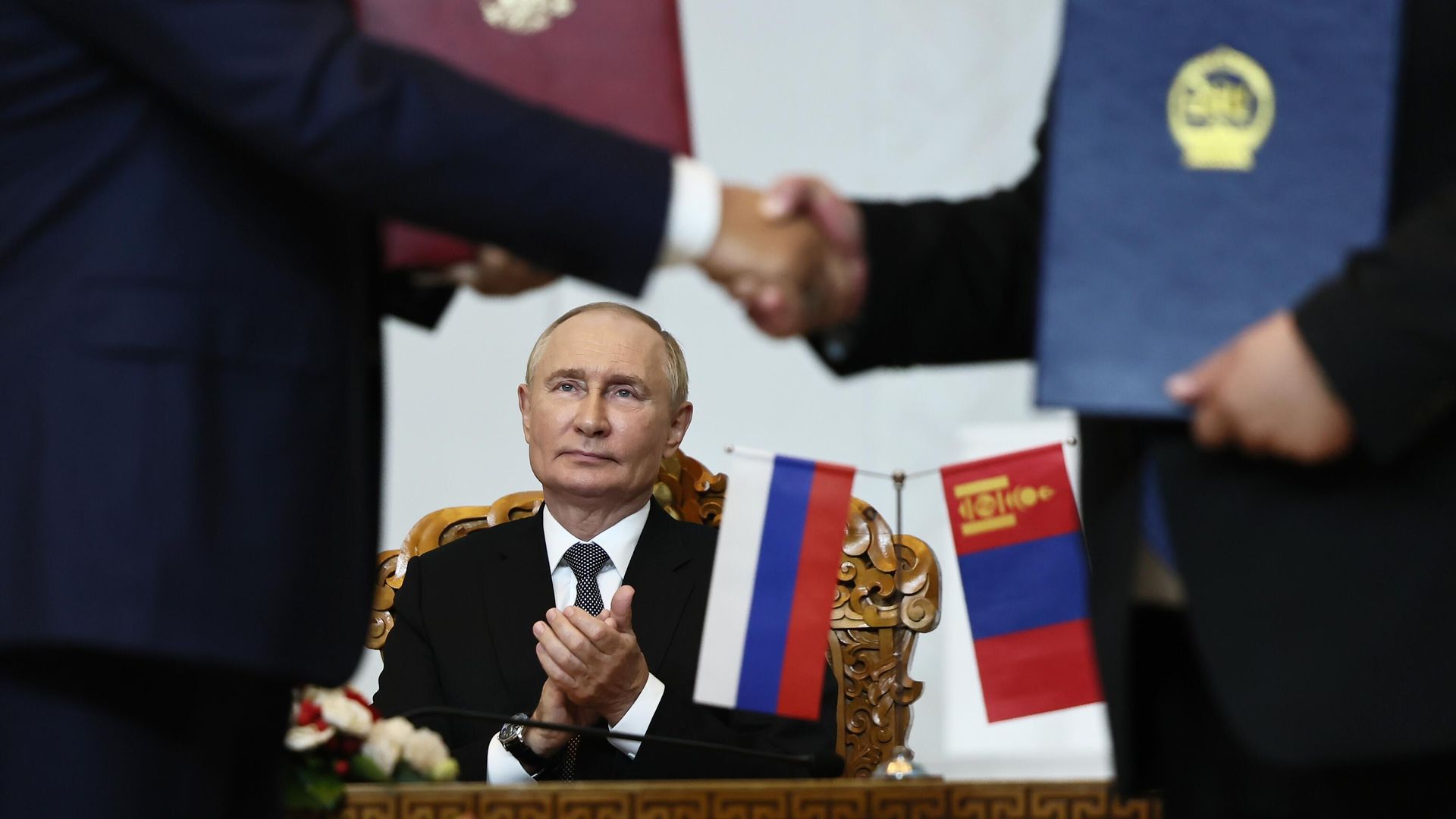 Президент России Владимир Путин на церемонии подписания российско-монгольских документов в Улан-Баторе Президент России Владимир Путин на церемонии подписания российско-монгольских документов в Улан-Баторе - РИА Новости, 1920, 03.09.2024