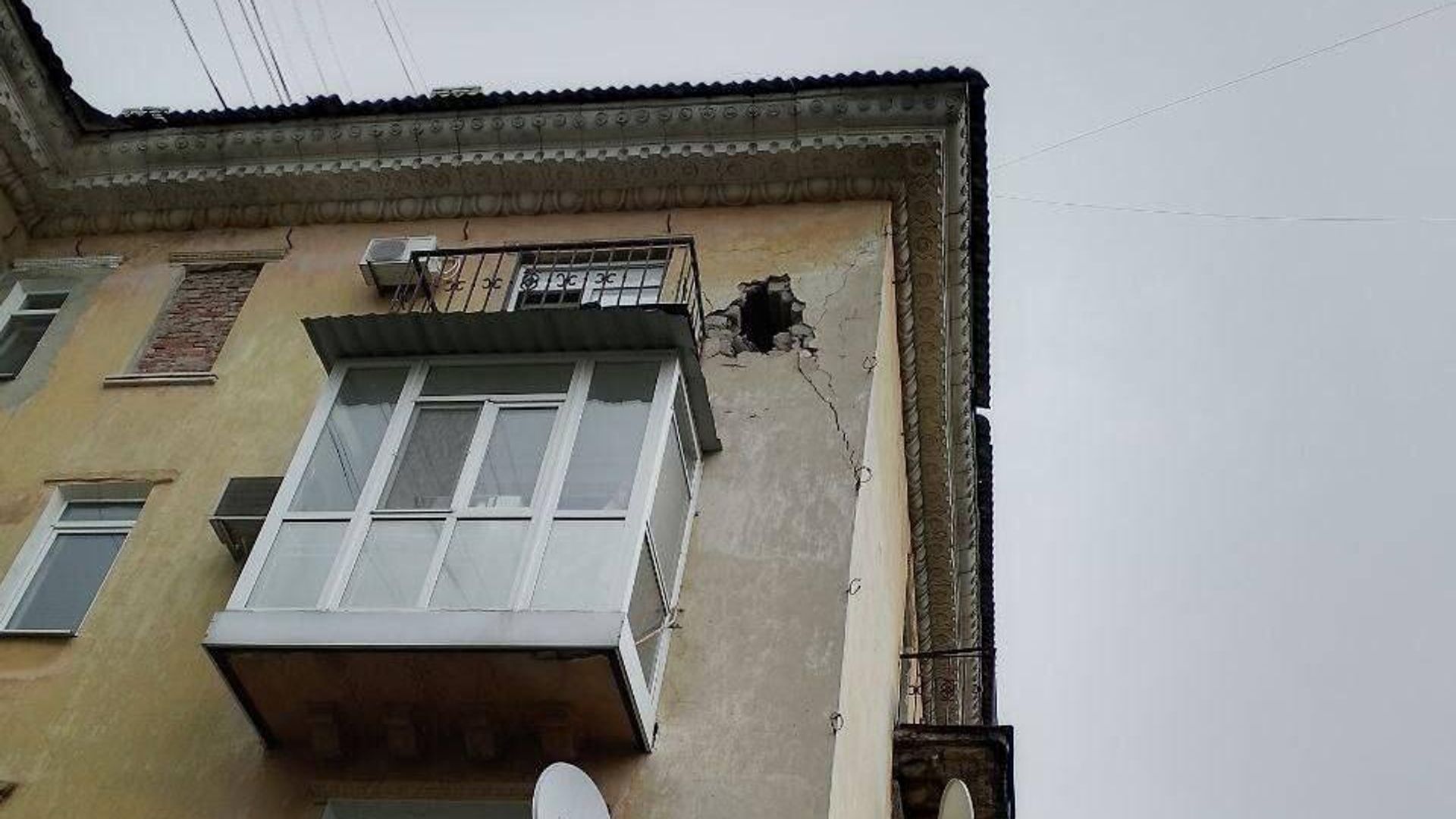 Последствия обстрела со стороны ВСУ в центре Горловки. 3 сентября 2024 Последствия обстрела со стороны ВСУ в центре Горловки. 3 сентября 2024 - РИА Новости, 1920, 03.09.2024