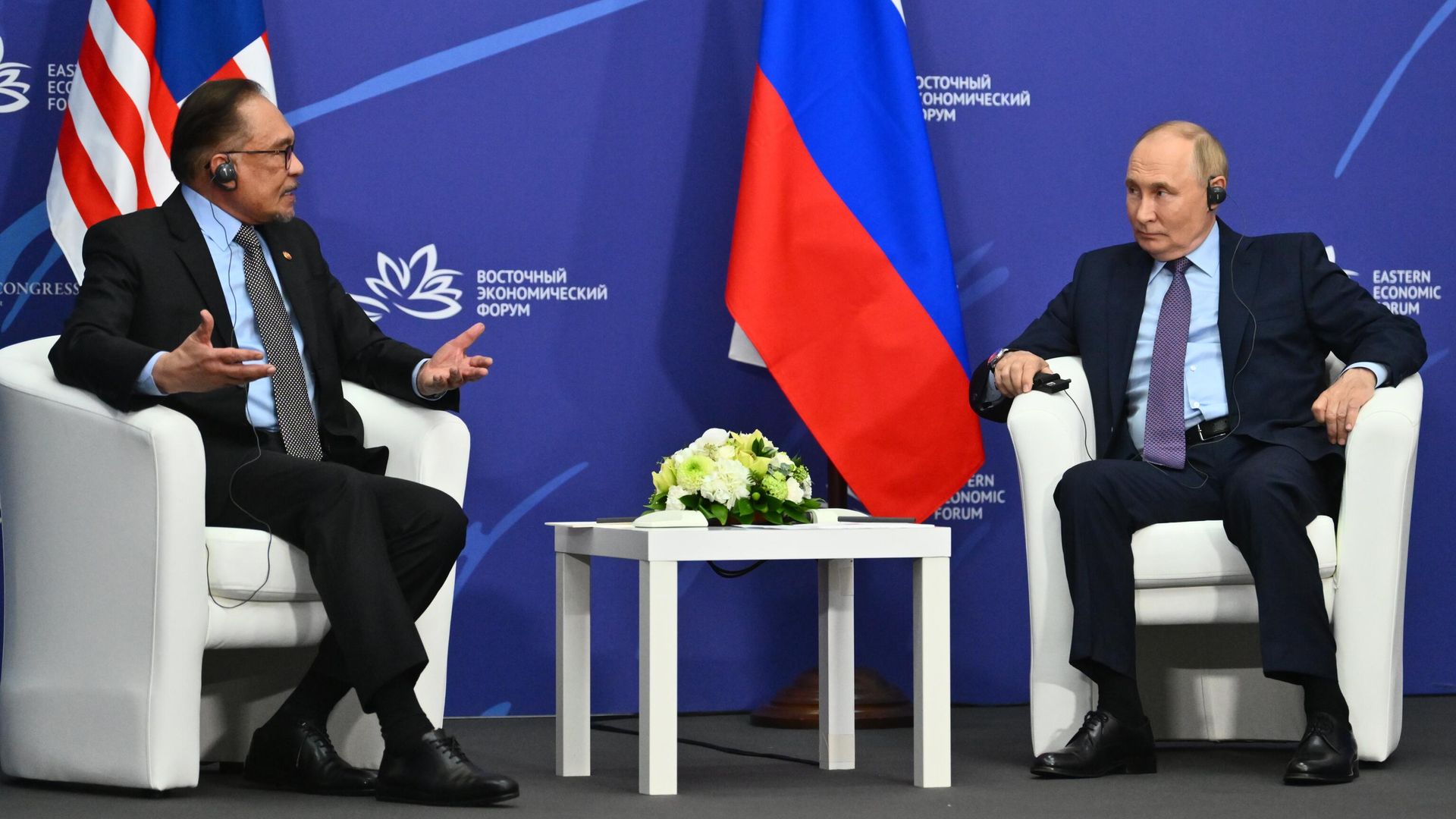 Президент России Владимир Путин и премьер-министр Малайзии Анвар Ибрагим - РИА Новости, 1920, 14.05.2025