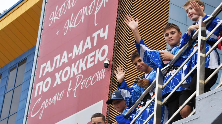 Дружеский хоккейный гала-матч в рамках Восточного экономического форума Дружеский хоккейный гала-матч в рамках Восточного экономического форума