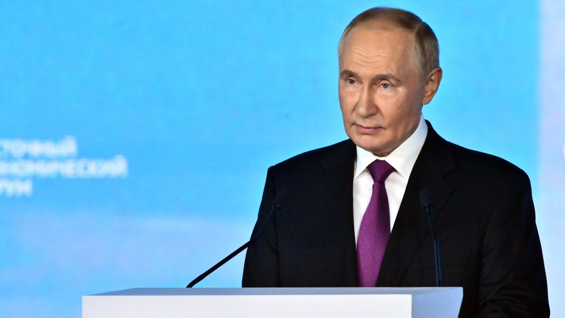 Президент России Владимир Путин на пленарной сессии VIII Восточного экономического форума Президент России Владимир Путин на пленарной сессии VIII Восточного экономического форума - РИА Новости, 1920, 05.09.2024