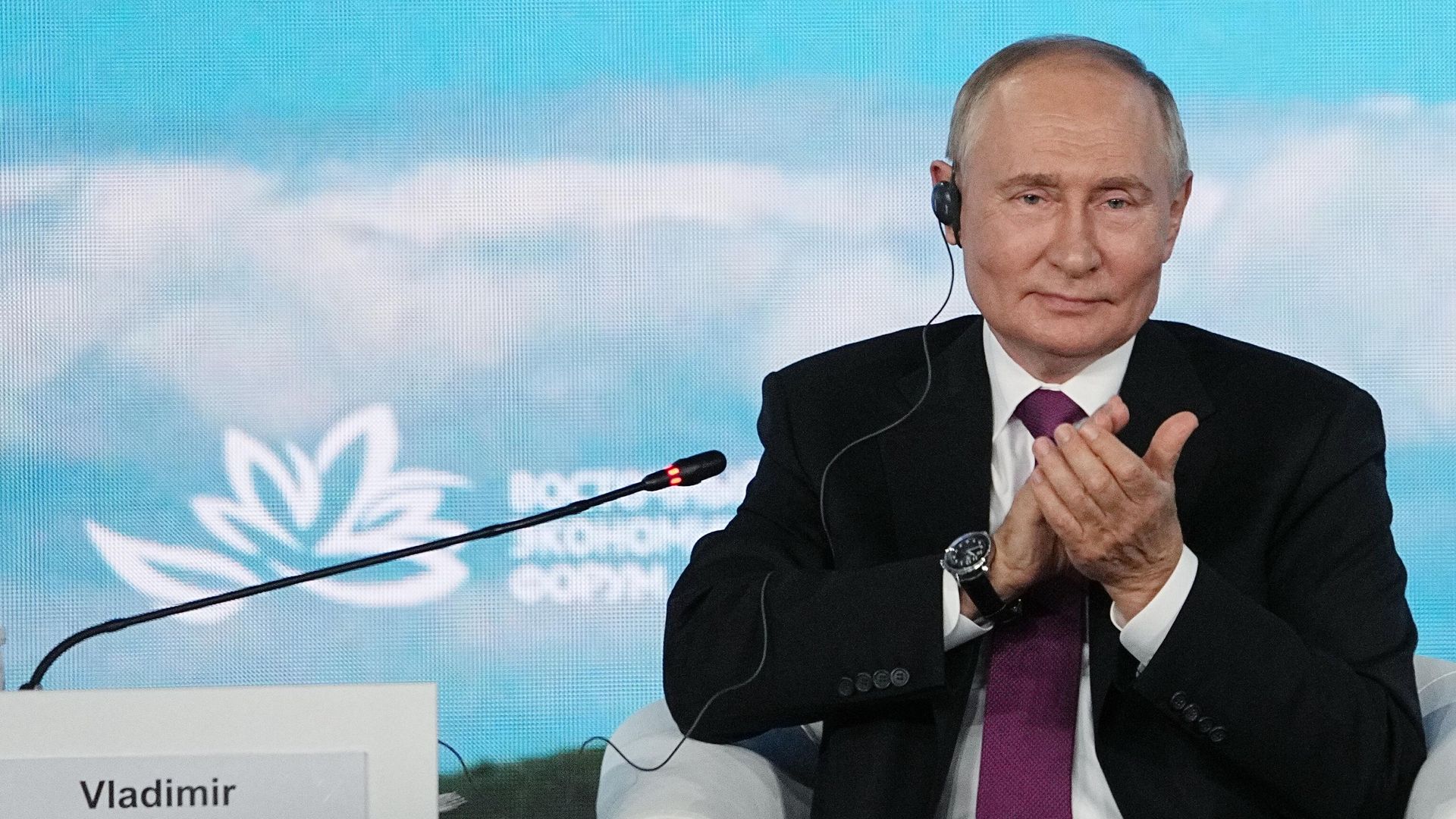 Президент России Владимир Путин на пленарной сессии Восточного экономического форума Президент России Владимир Путин на пленарной сессии Восточного экономического форума - РИА Новости, 1920, 05.09.2024