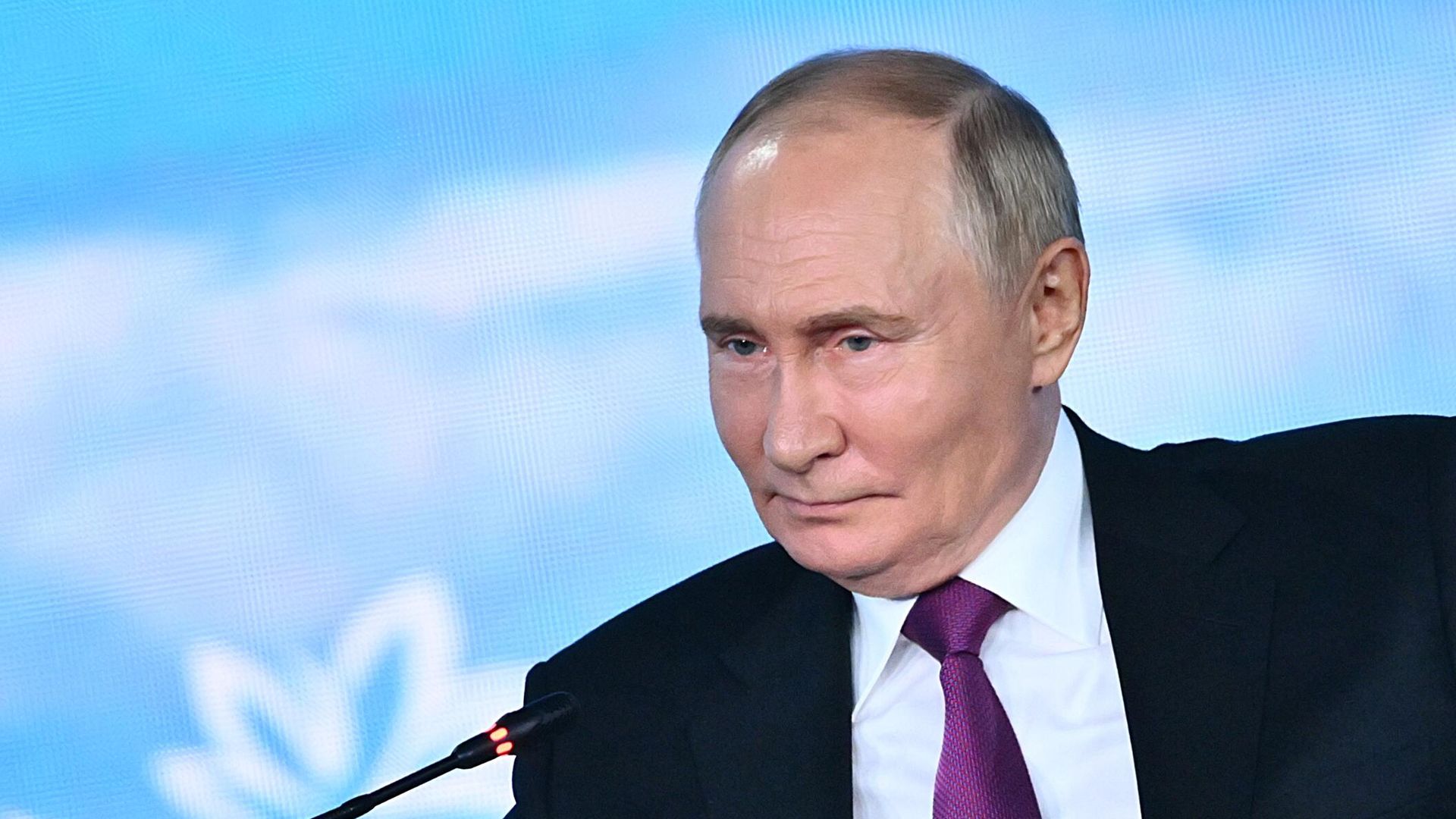 Президент России Владимир Путин на пленарной сессии Восточного экономического форума Президент России Владимир Путин на пленарной сессии Восточного экономического форума - РИА Новости, 1920, 06.09.2024