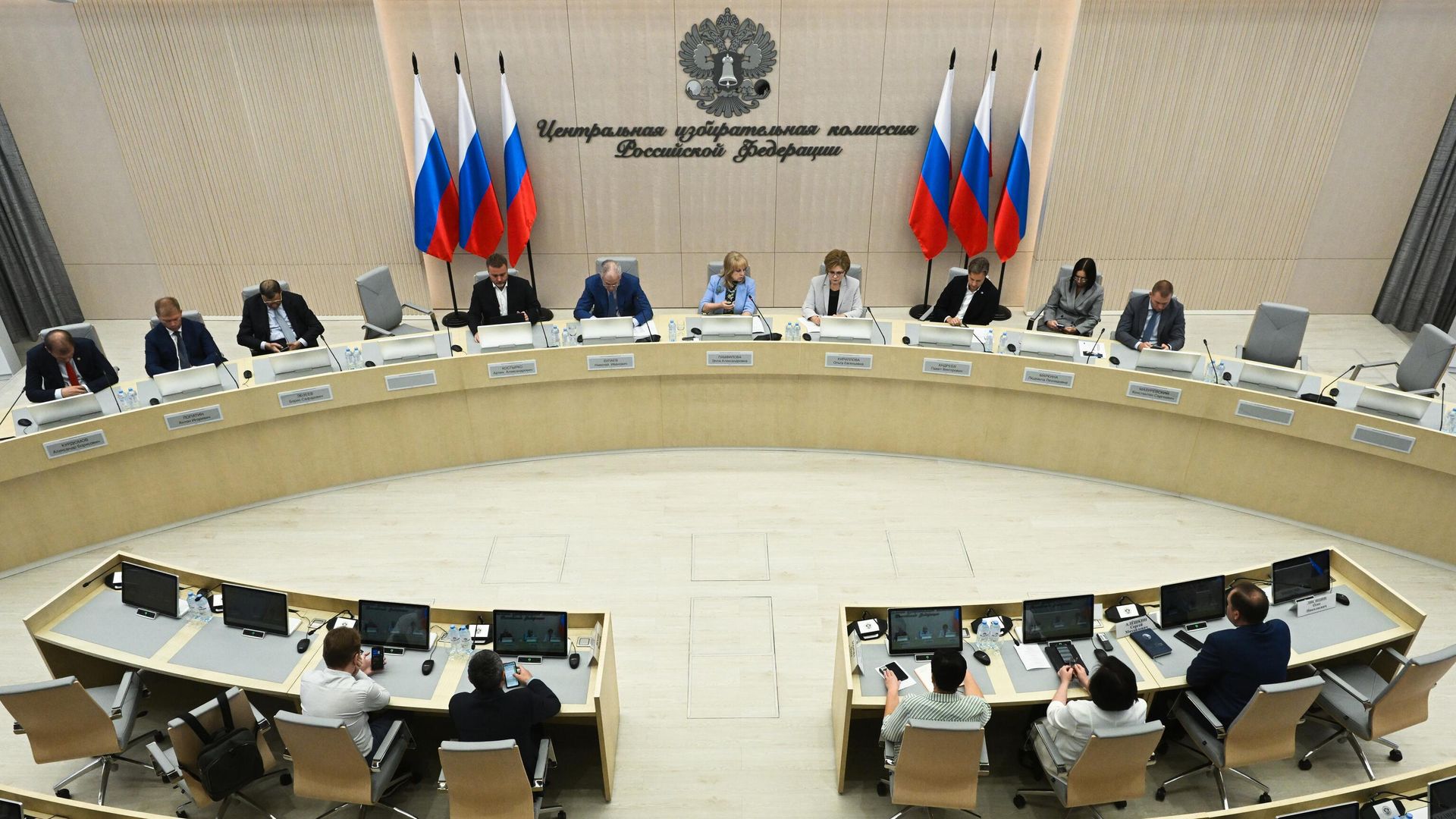 Председатель Центральной избирательной комиссии РФ Элла Памфилова проводит заседание ЦИК РФ. 7 сентября 2024 Председатель Центральной избирательной комиссии РФ Элла Памфилова проводит заседание ЦИК РФ. 7 сентября 2024 - РИА Новости, 1920, 07.09.2024