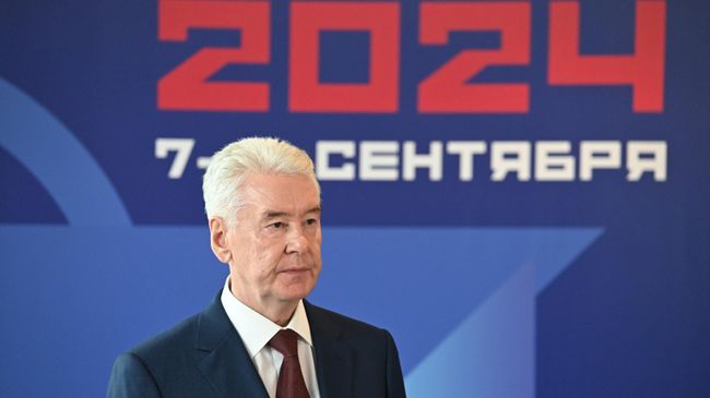 Мэр Москвы Сергей Собянин перед началом церемонии открытия новых объектов образовательной, культурной и транспортной инфраструктуры Москвы