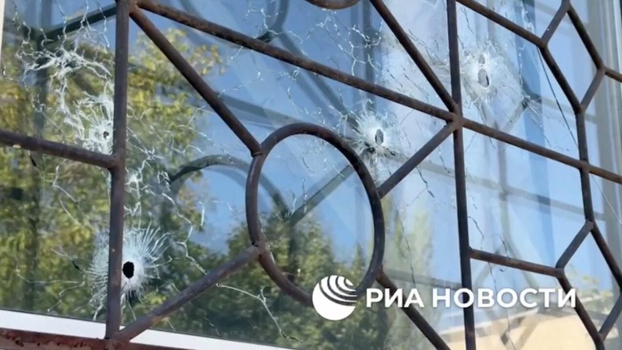 Последствия обстрела со стороны ВСУ территорию детской больницы в Горловке кассетными боеприпасами Последствия обстрела со стороны ВСУ территорию детской больницы в Горловке кассетными боеприпасами - РИА Новости, 1920, 09.10.2024