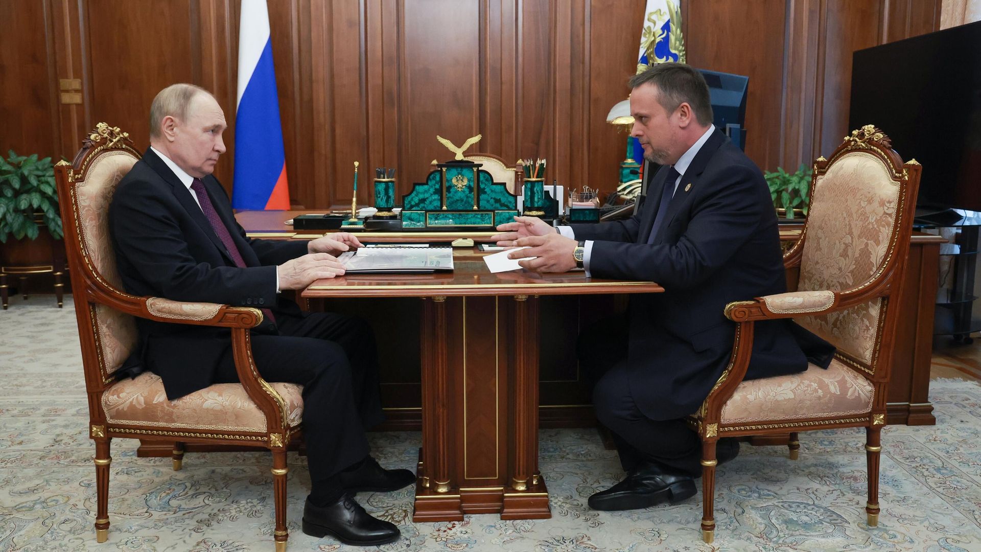 Президент РФ Владимир Путин и губернатор Новгородской области Андрей Никитин во время встречи - РИА Новости, 1920, 09.09.2024