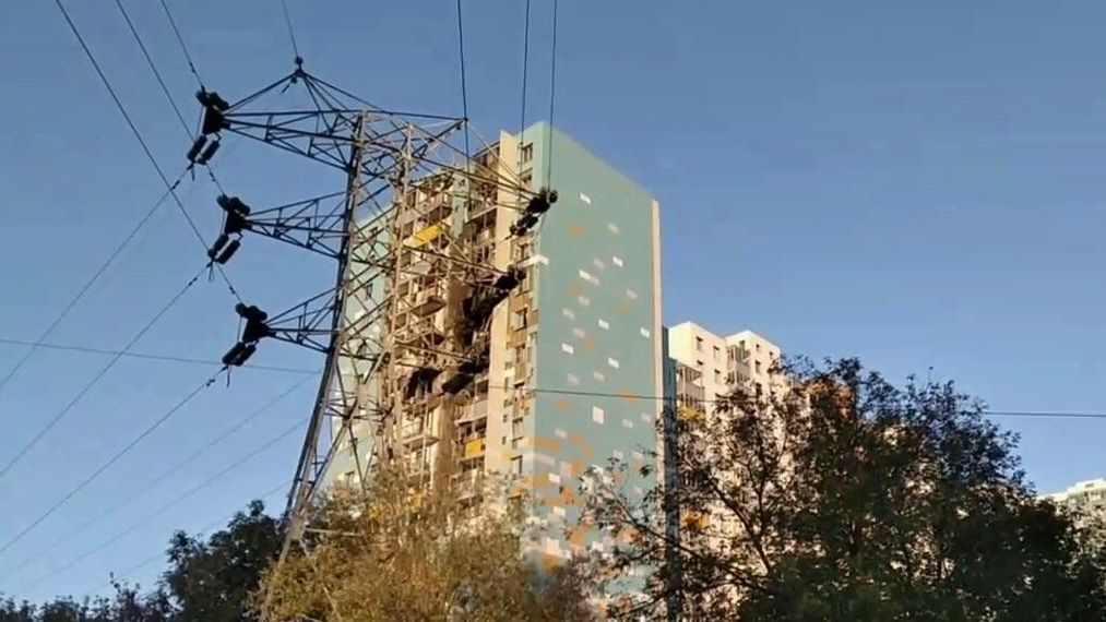 Поврежденный в ходе атаки БПЛА ВСУ жилой дом в Раменском Поврежденный в ходе атаки БПЛА ВСУ жилой дом в Раменском - РИА Новости, 1920, 10.09.2024