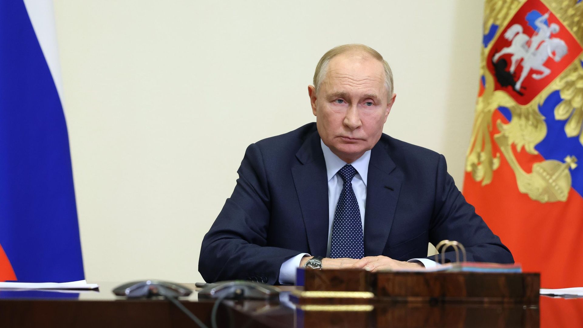 Президент РФ Владимир Путин в режиме видеоконференции проводит совещание с членами правительства РФ Президент РФ Владимир Путин в режиме видеоконференции проводит совещание с членами правительства РФ - РИА Новости, 1920, 26.09.2024