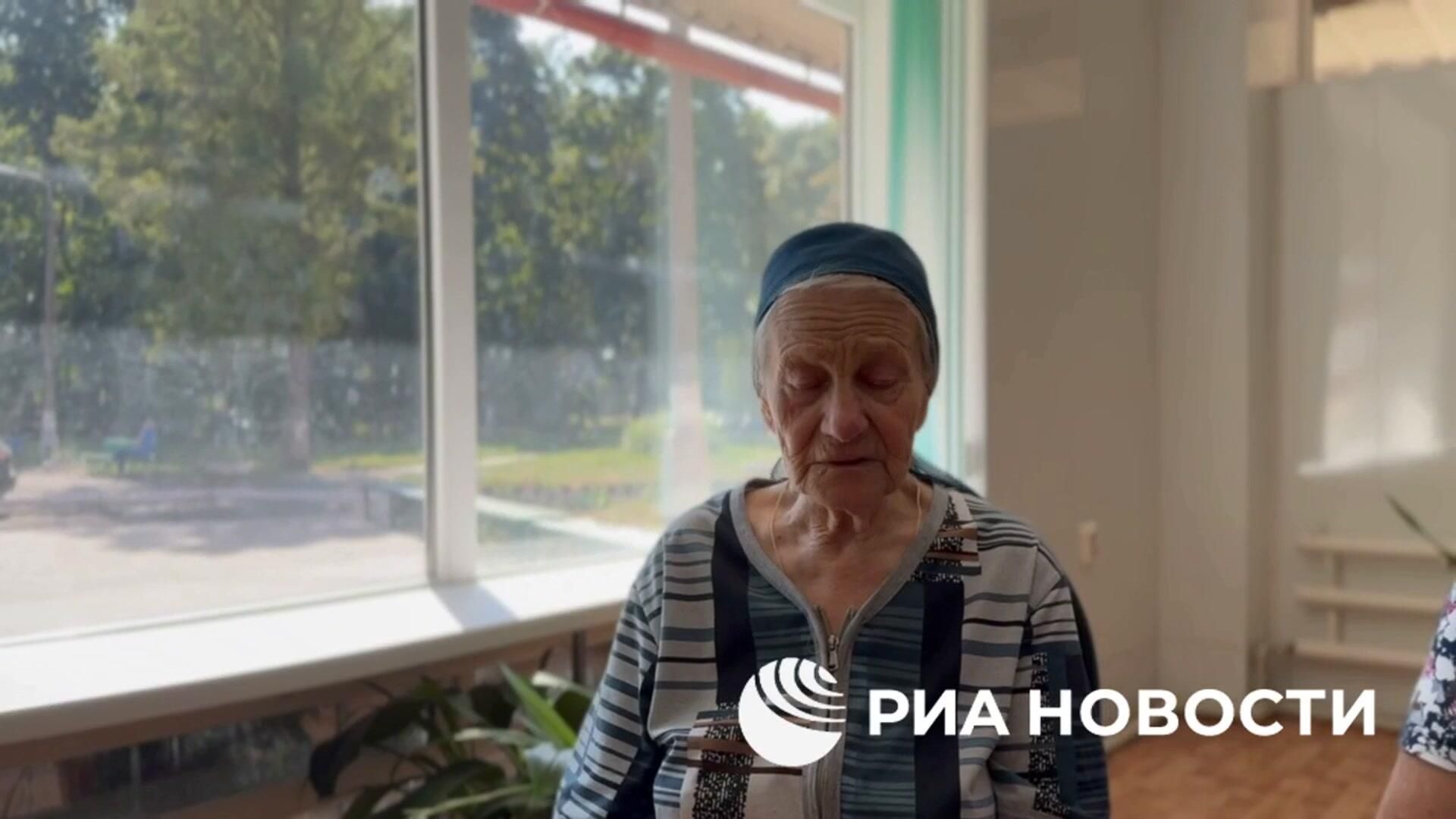 Эвакуированная жительница села Гончаровка Галина: военные ВСУ не щадят ни стариков, ни детей Эвакуированная жительница села Гончаровка Галина: военные ВСУ не щадят ни стариков, ни детей - РИА Новости, 1920, 11.09.2024
