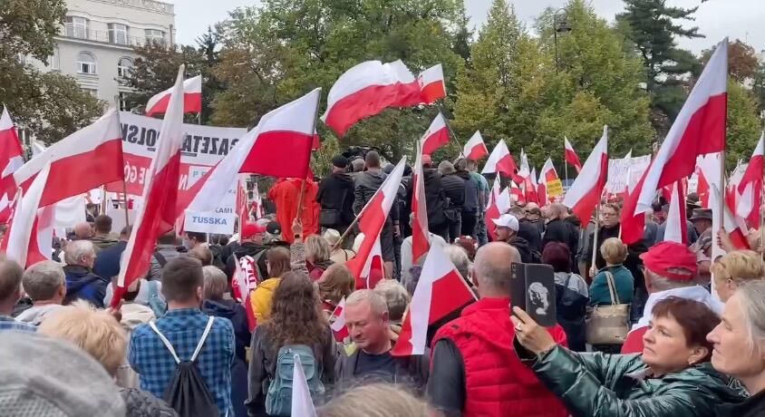 Крупнейшая оппозиционная партия Польши Право и справедливость проводит в центре Варшавы антиправительственную акцию Крупнейшая оппозиционная партия Польши Право и справедливость проводит в центре Варшавы антиправительственную акцию - РИА Новости, 1920, 18.03.2026