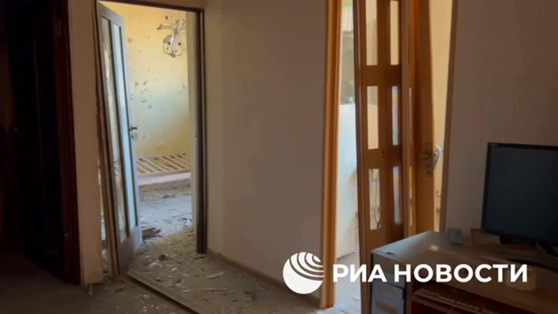 Квартира в Белгороде после прямого попадания украинского снаряда - РИА Новости, 1920, 16.09.2024