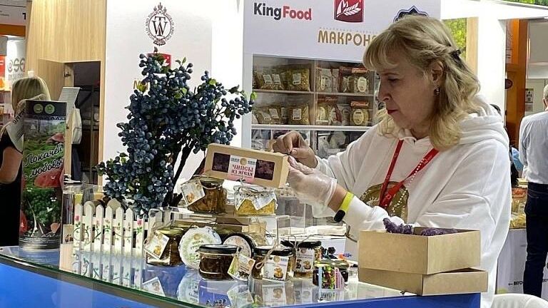 Компании из Югры представили свои товары на выставке WorldFood Moscow Компании из Югры представили свои товары на выставке WorldFood Moscow - РИА Новости, 1920, 17.09.2024