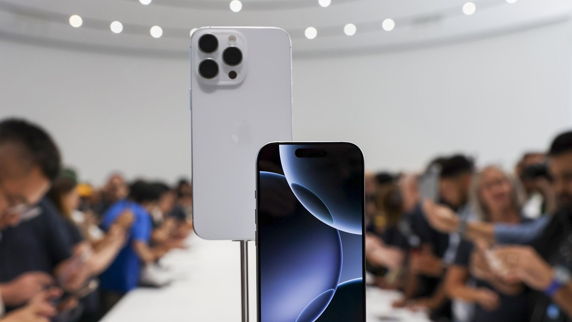 Презентация нового iPhone 16 в штаб-квартире Apple - РИА Новости, 1920, 17.09.2024