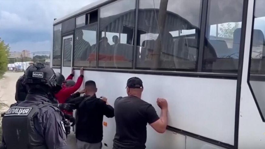 Полицейские выявили среди постояльцев общежития в подмосковной Истре 75 нелегальных мигрантов Полицейские выявили среди постояльцев общежития в подмосковной Истре 75 нелегальных мигрантов - РИА Новости, 1920, 04.10.2024